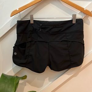 Lululemon Speed Up Low-Rise Lined Short 2.5" Size 4